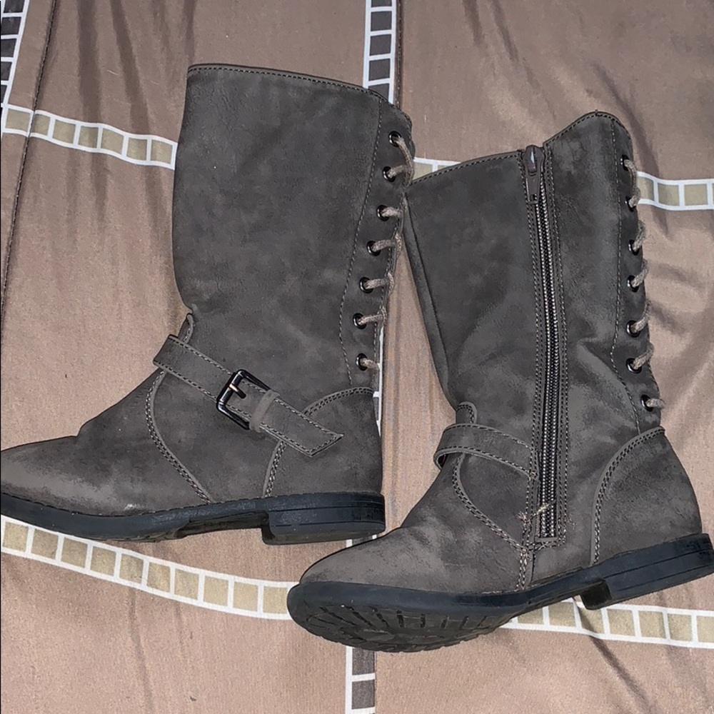 Girls boots